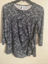 Elle Woman’s Top Size Large