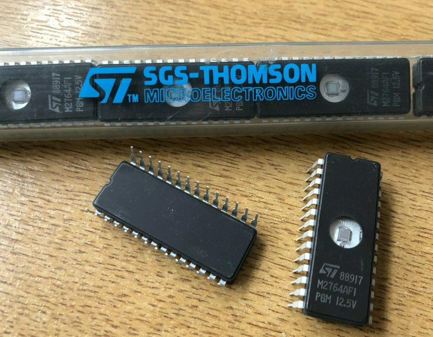 当社の 送料込 新品 未使用 EPROM ERASER MODEL LER121A EPROM イレーサ 動作未確認 集積回路 www