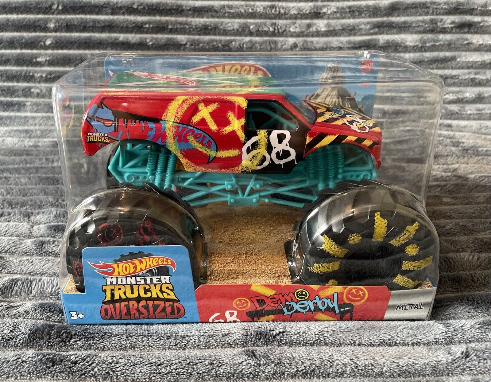  Hot Wheels Monster Trucks Demo Derby, 1:24 Scale Kids