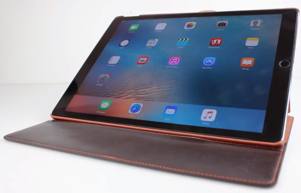 iPad 6th Gen Pro 9.7 / 12.9" / VRS Design [Layered Dandy] Slim PU Leather Case - Image 4 of 4