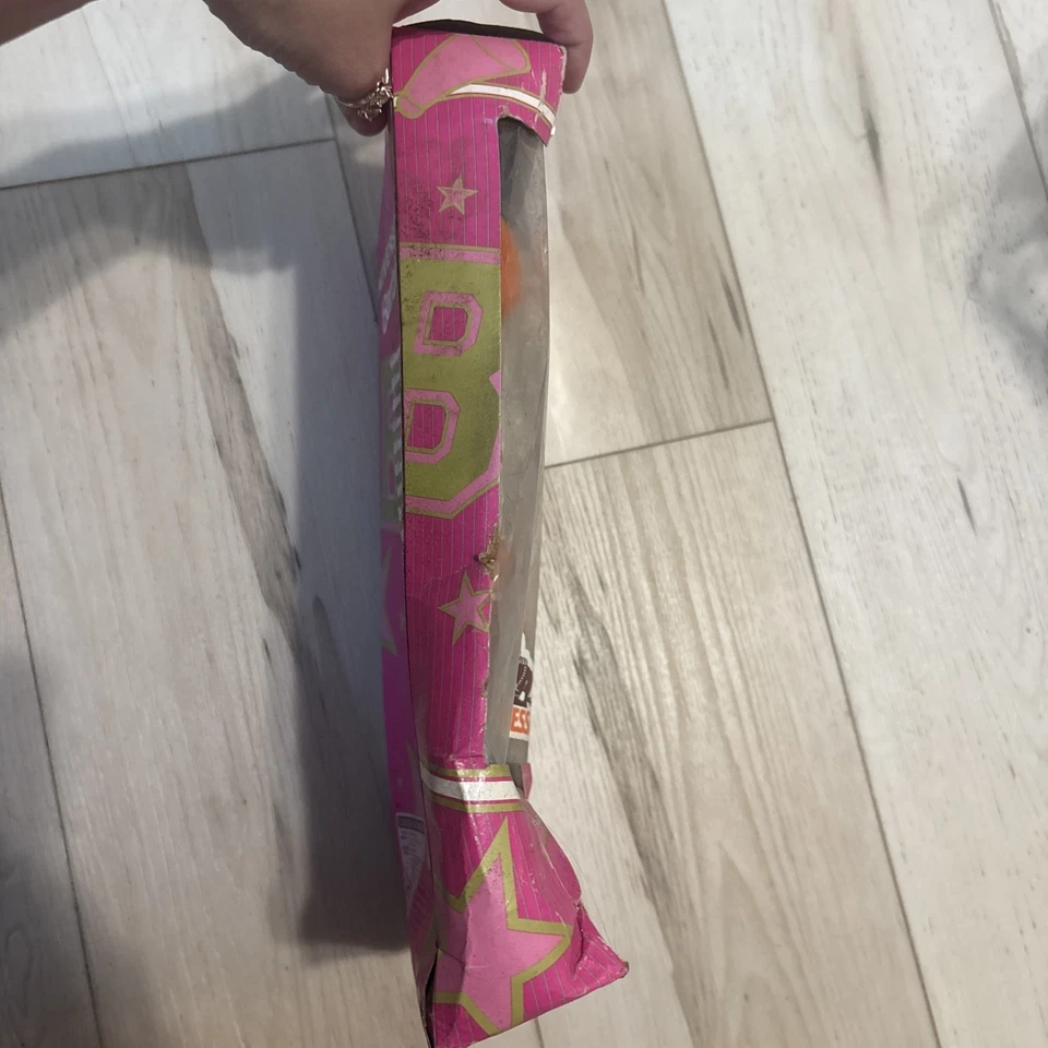 Muñeca Barbie 1997 vintage Universidad de Tennessee Cheerleader Mattel #17554 NRFB Foto 4 de 4