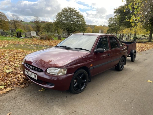Ford Escort 1.8 Turbo Diesel Car - Picture 2 of 14