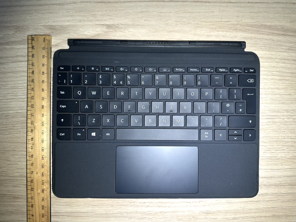 Surface Go Type Cover 1840 UK Black | Backlit | For Go 1st Gen | Tested Working - Image 4 of 4