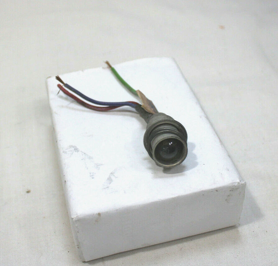 Mercury Park Lane Fomoco 1966 toma de luz de cortesía y cables tablero Foto 2 de 4