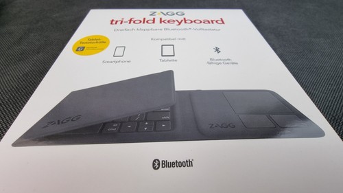 ZAGG TRI-FOLD KEYBOARD with Touch Pad UNIVERSAL Travel Bluetooth QWERTZ keyboard - Picture 4 of 14