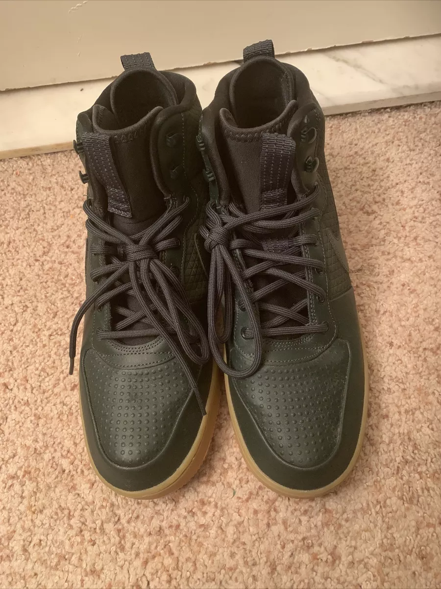 Hunter green deals nikes