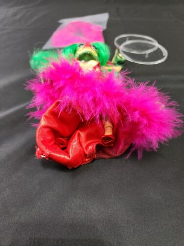 NECA Gremlins 2 - Ultimate Showgirl Red Dress Greta 7" Scale SDCC 2023 Exclusive - Bild 21 von 21
