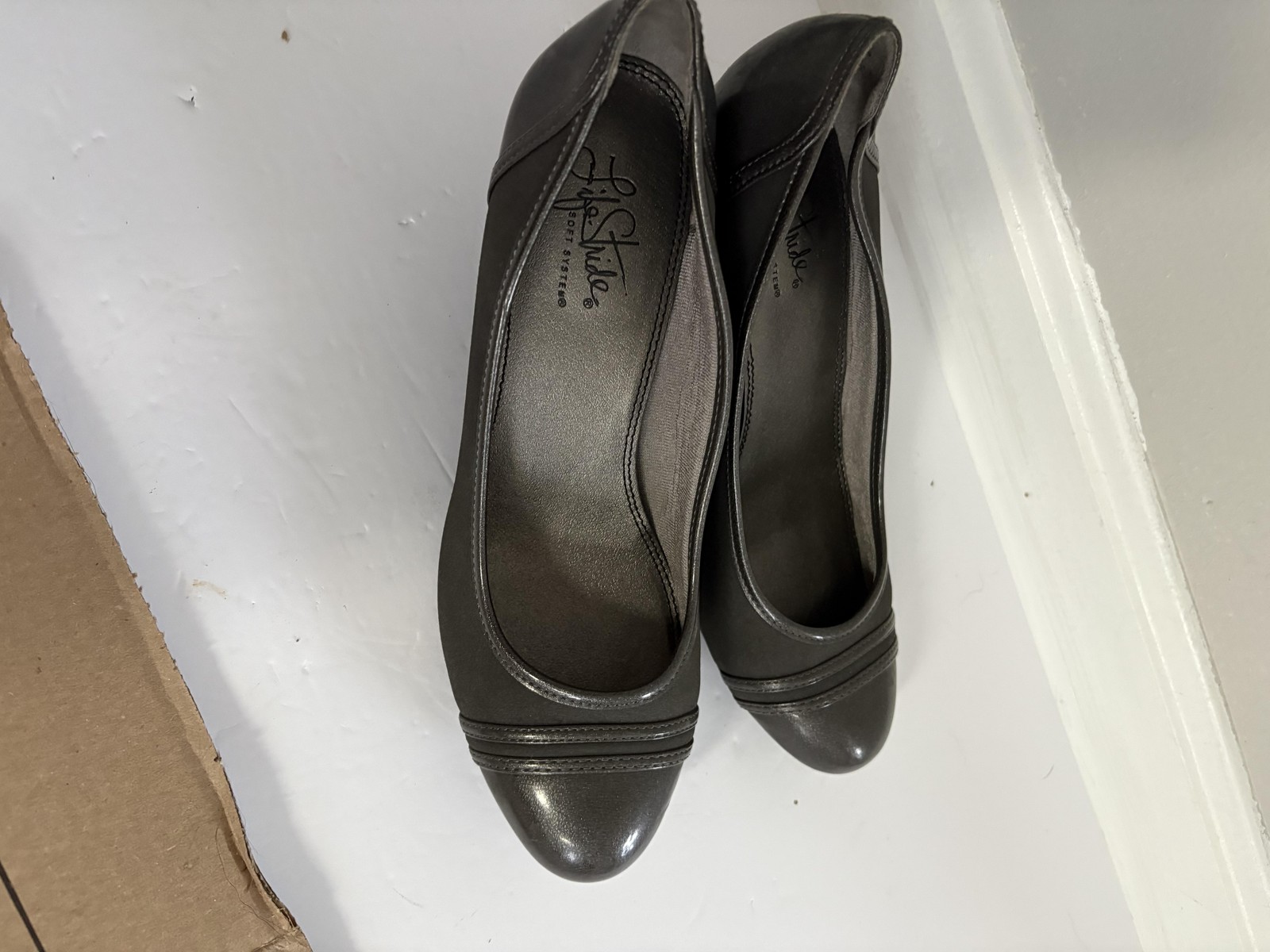 Life Stride Shoes Womens Size 6 Gray Round Toe Comfort Heels Pumps Classic Work