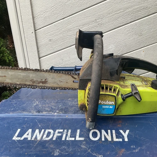 Poulan 2300 AV Chainsaw