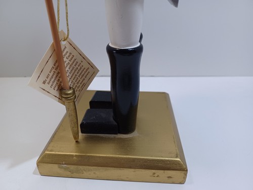 LIMITED EDITION 2005 NUTCRACKER 13 IN TALL MAN WOODEN 4448 /10653 - Picture 14 of 15