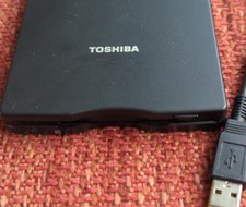 Toshiba PA3109U-1FDD External USB Floppy Drive