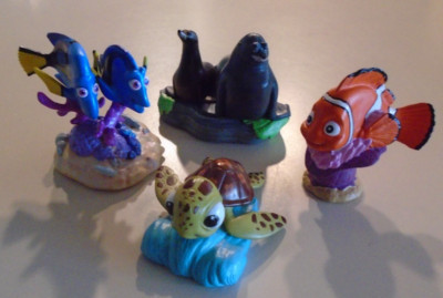 Disney PVC Figure / Cake Topper Set ~ Finding Nemo / Dory / Seals / Squirt