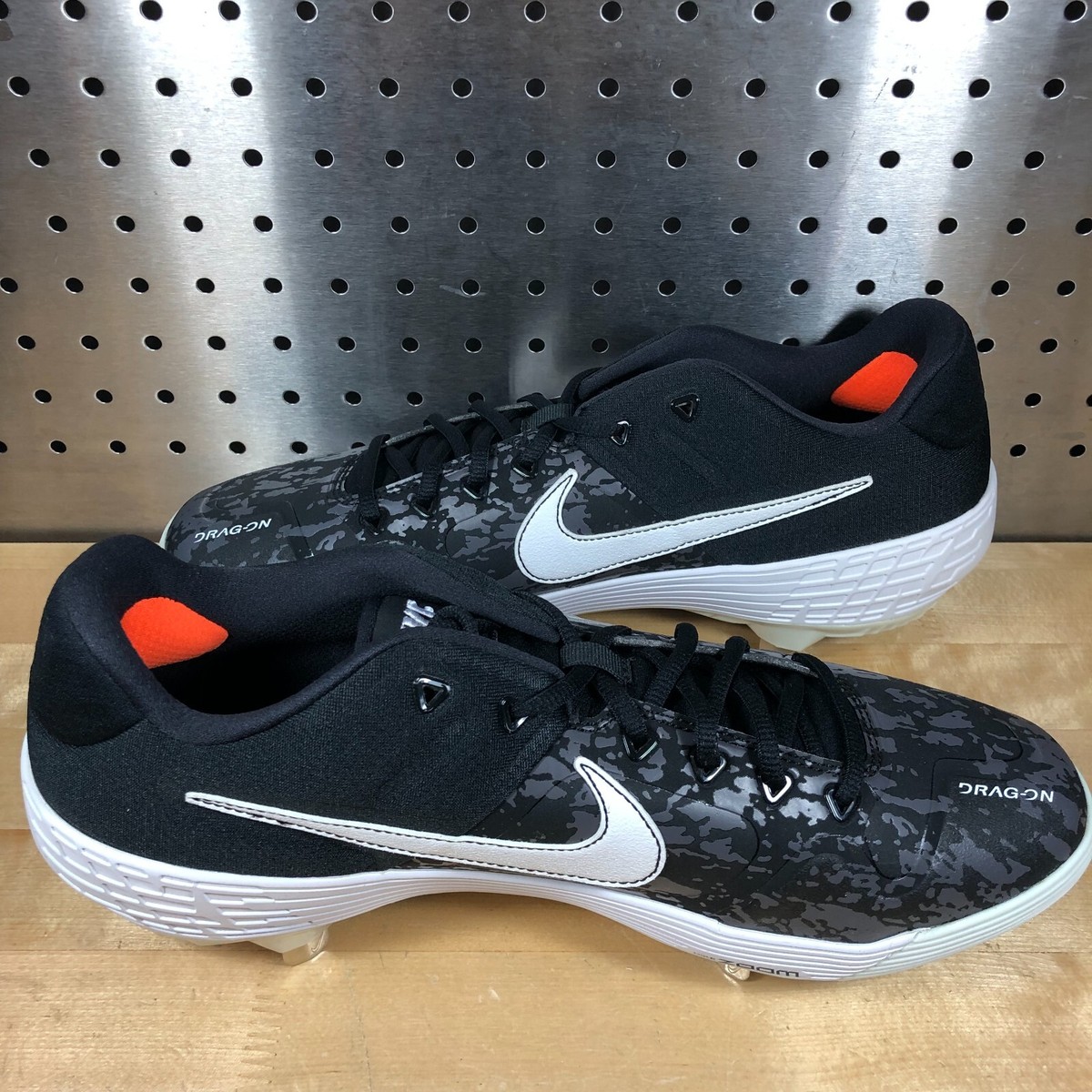 Nike Alpha Huarache Elite 2 Low Womens Metal Softball Cleats