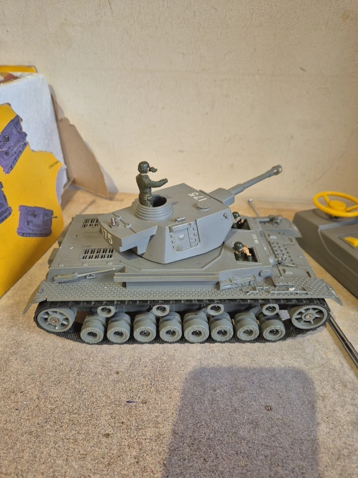 Remote Control Tiger Tank EM-315 *Read Description * (L4) - Image 3 of 4