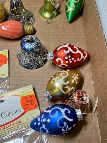 Mixed Lot Vintage Christmas Ornaments Bells Glass Retro USA Over 30 Pieces - Picture 10 of 11