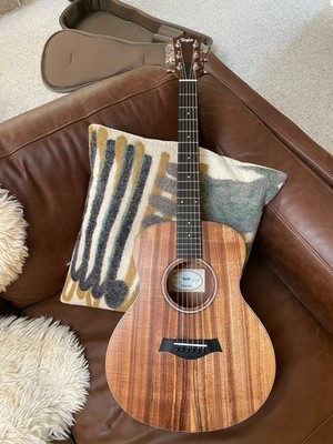 Taylor GS Mini-e Koa Left-Handed Acoustic-Electric Guitar Natural