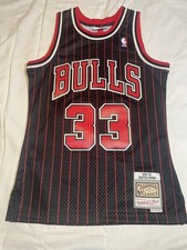 Chicago Bulls Jersey Mens small NBA Scottie Pippen 33 Mitchell Ness Swingman