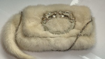 Gucci by Tom Ford Mink Fur Clutch Fall Winter 2004 Y2K Vintage Dragon Detail