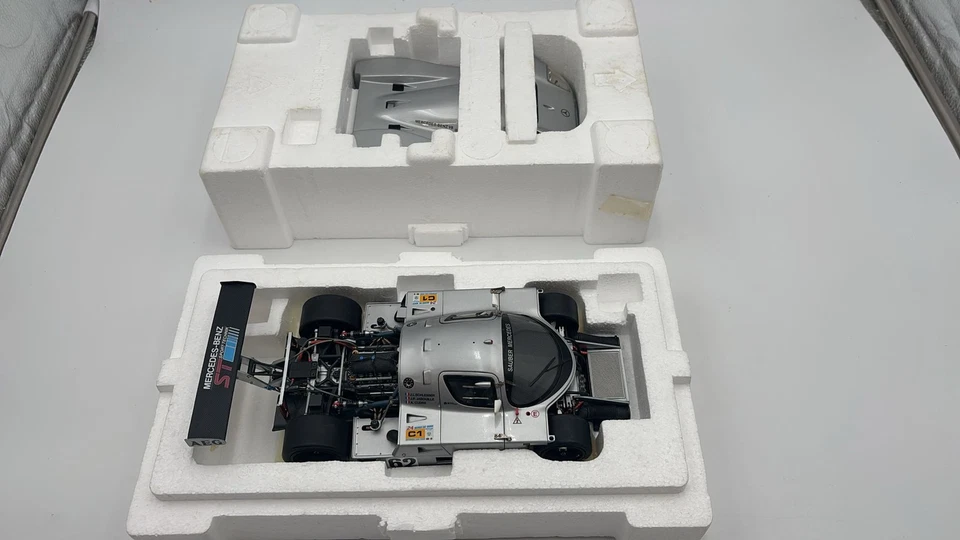 EX092 Exoto Sauber-Mercedes C9 1/18 - Immagine 2 di 4