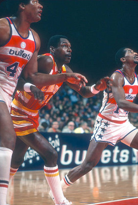 Foots Walker Cleveland Cavaliers fights for position with Wes Unse- Old Photo