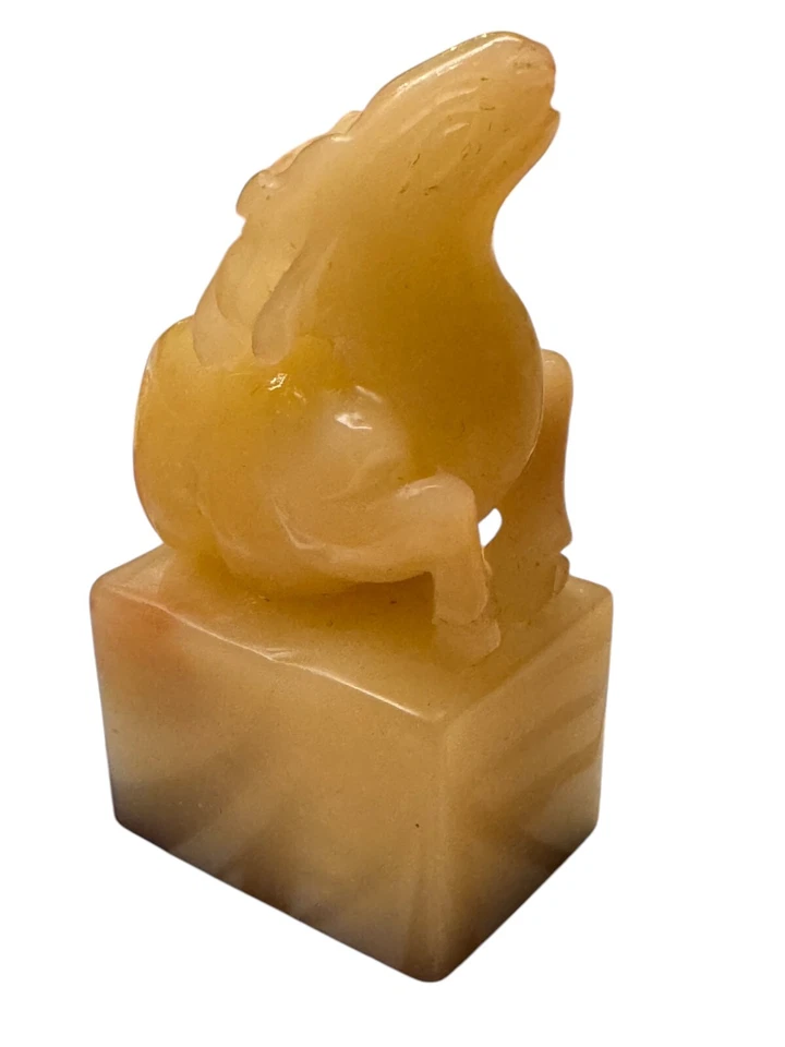 Crystal Frozen Laos Stone Office Ornaments 老挝北部黄麋鹿收藏礼品章 — 第 3/3 张图片