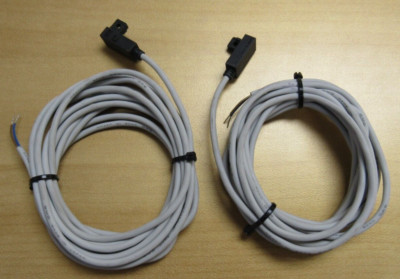 Lot of 2 SMC D-J79L Pneumatic Cylinder Actuator Sensors 4.5 to 28 VDC NPN 2 Wire