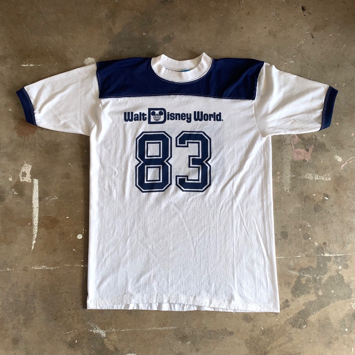 1983 VINTAGE 80s AMY WINEHOUSE WORN DISNEY WORLD T-SHIRT MEN 1983 VINTAGE 80s AMY WINEHOUSE WORN DISNEY WORLD T-SHIRT MEN