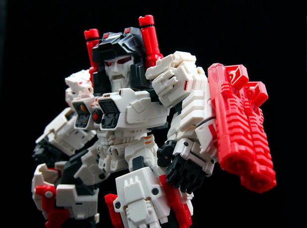 Master Made Sdt-01 Titan Mobile City Q Version Metroplex Action