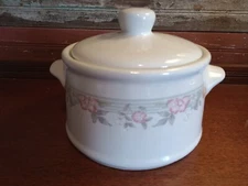 Vintage Mount Clemens Pottery Round Covered Baking Crock Dish Bowl with LId