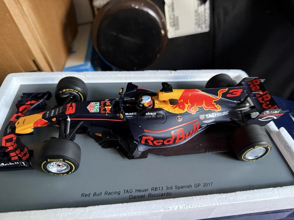 2017 Daniel Ricciardo Red Bull RB13 3rd Spanish GP 1/18 F1 Spark Model  - Image 2 of 3