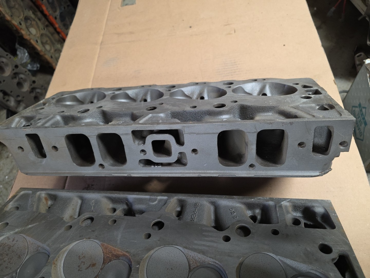 3994026 1971-1972 Chevelle Big Block Rectangular Port Cylinder