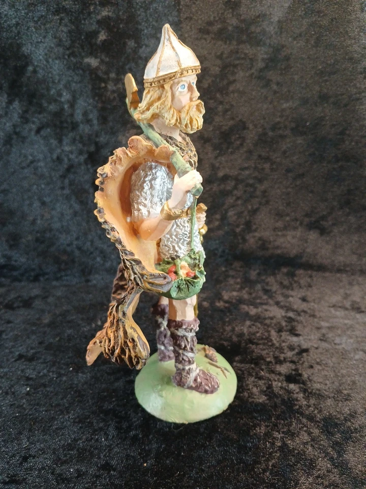 Royale Duncan Figurine History Of Santa 6.5 Inches Tall - Image 4 of 4