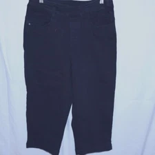 Black Cropped Jeans Waist 14" (28" approx Waist) Hips 16" (32" Hips) Size 6-8 W