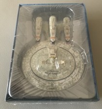 STAR TREK USS ENTERPRISE NCC-1701-D EAGLEMOSS  2 FREE KEEPSAKE ORNAMENTS