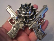 DOUBLE PISTOL WITH ROSE DESIGN BELT BUCKLE WITH CRYSTALS - GW-18