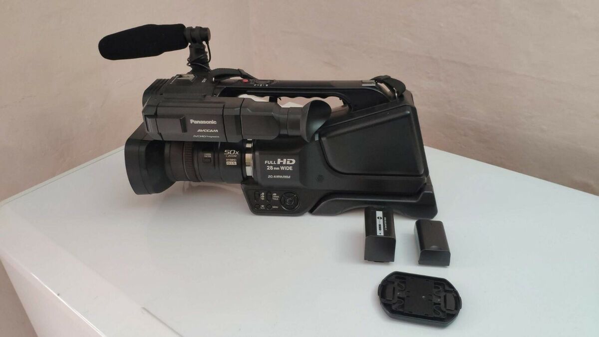 Panasonic Full-HD camcorder AG-AC8EJ 28mm Wide AVCCAM Panasonic Full-HD camcorder AG-AC8EJ 28mm Wide AVCCAM