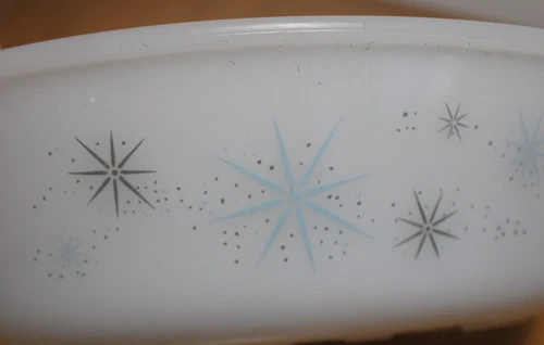 Vintage Glasbake oval Casserole 1 qt Atomic Starburst milk glass dish (42)