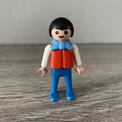 Vintage Playmobil 1981 Kind Junge Figur - Farbe rot/weiß blau