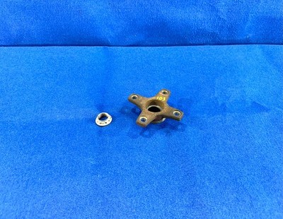 08 - 14 DODGE CHALLENGER SRT8 4 BOLT TRANSMISSION OUTPUT FLANGE DRIVE SHAFT YOKE
