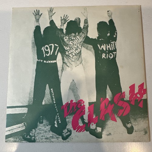 THE CLASH Singles BOX EPIC/SONY 445P103 Japan VINYL 7 - VG+ or better VINYL 45S - Picture 7 of 24