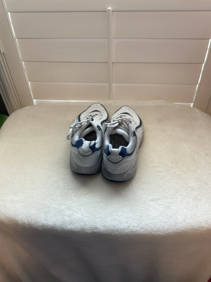 Easy Spirit White and Blue Women’s Sneakers Size 8.5M - Image 4 of 4