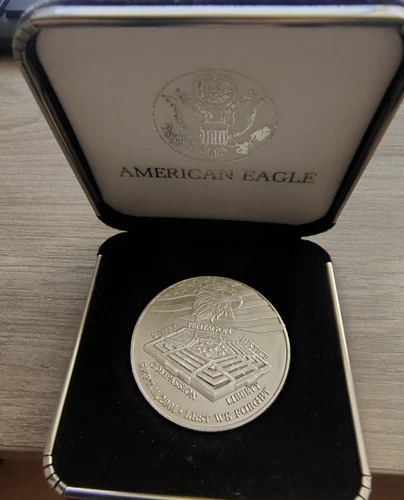 THE PENTAGON September 11, 2001 "LEST WE FORGET" 1 Troy oz .999 Silver Round