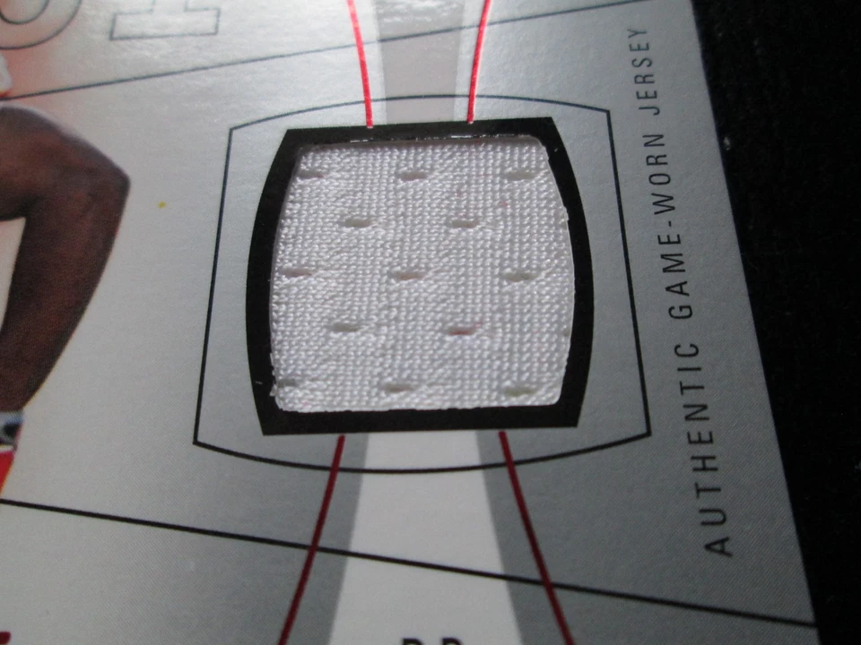 PRIEST HOLMES 2004 FLAIR HOT NUMBERS AUTHENTIC GAME WORN JERSEY CARD #120/150 - Image 2 of 4