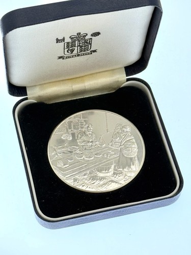 CO-OP Cooperative - Rochdale Pioneers Coin in Case - Picture 9 of 12