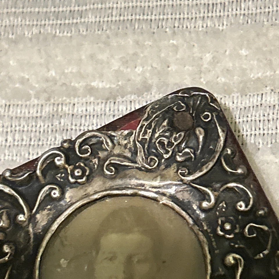 Antique Miniature Repousse Silver Hallmarked Ornate Photo Frame Birmingham 1901  - Image 4 of 4
