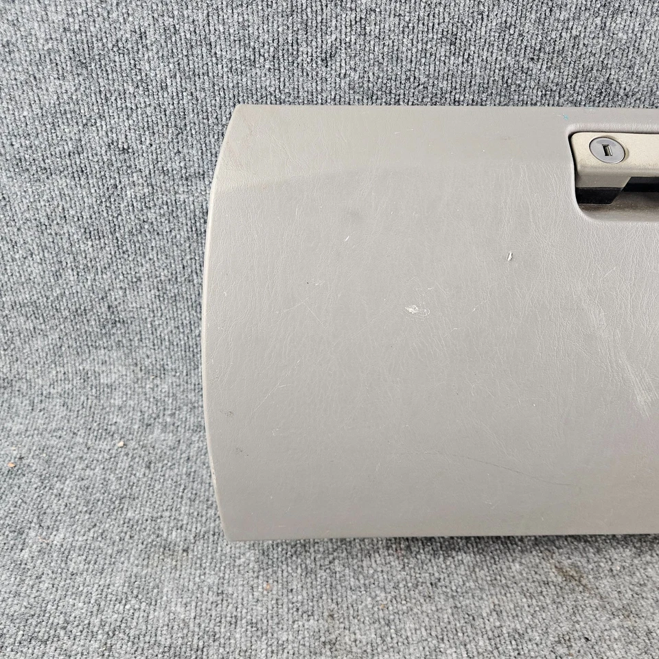 03-09 Toyota 4Runner Salpicadero Delantero Guantera Compartimento Almacenamiento Puerta Gris Foto 2 de 4