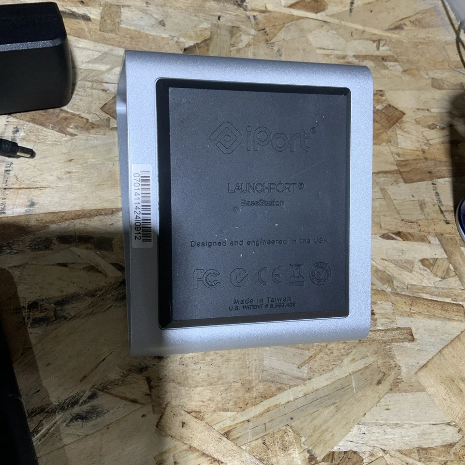 iPort LaunchPort BaseStation and AM.2 Charging Case / Sleeve for iPad Mini - image 4 of 4