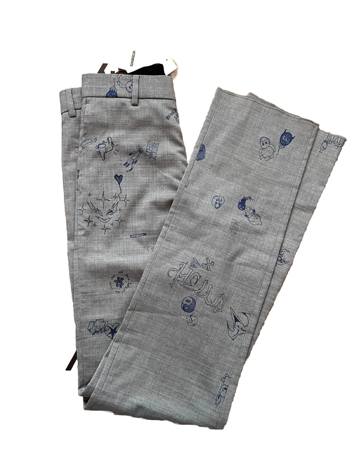 VETEMENTS Pantaloni su misura M nuovi con etichette stampa scarabocchio