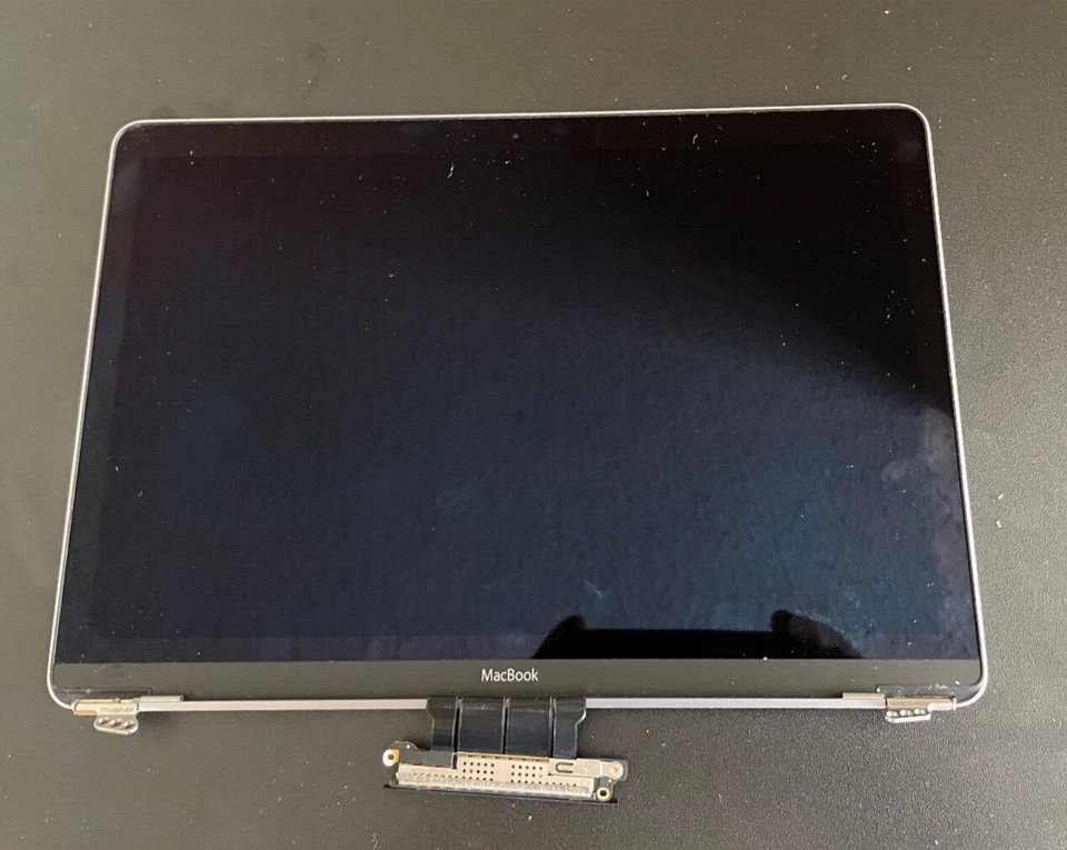 Apple MacBook 2015 12" Screen Gray For Parts - Image 2 of 3