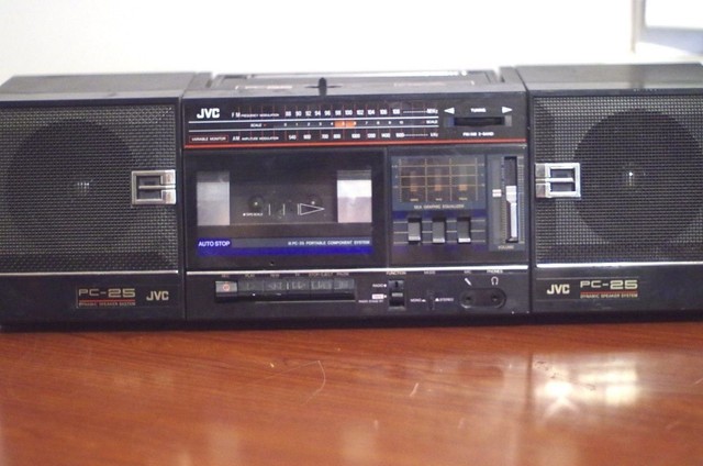 jbl boombox equalizer